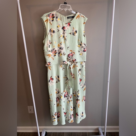 Lauren Ralph Lauren Dresses & Skirts - Lauren Ralph Lauren light sage green floral sleeveless crepe dress